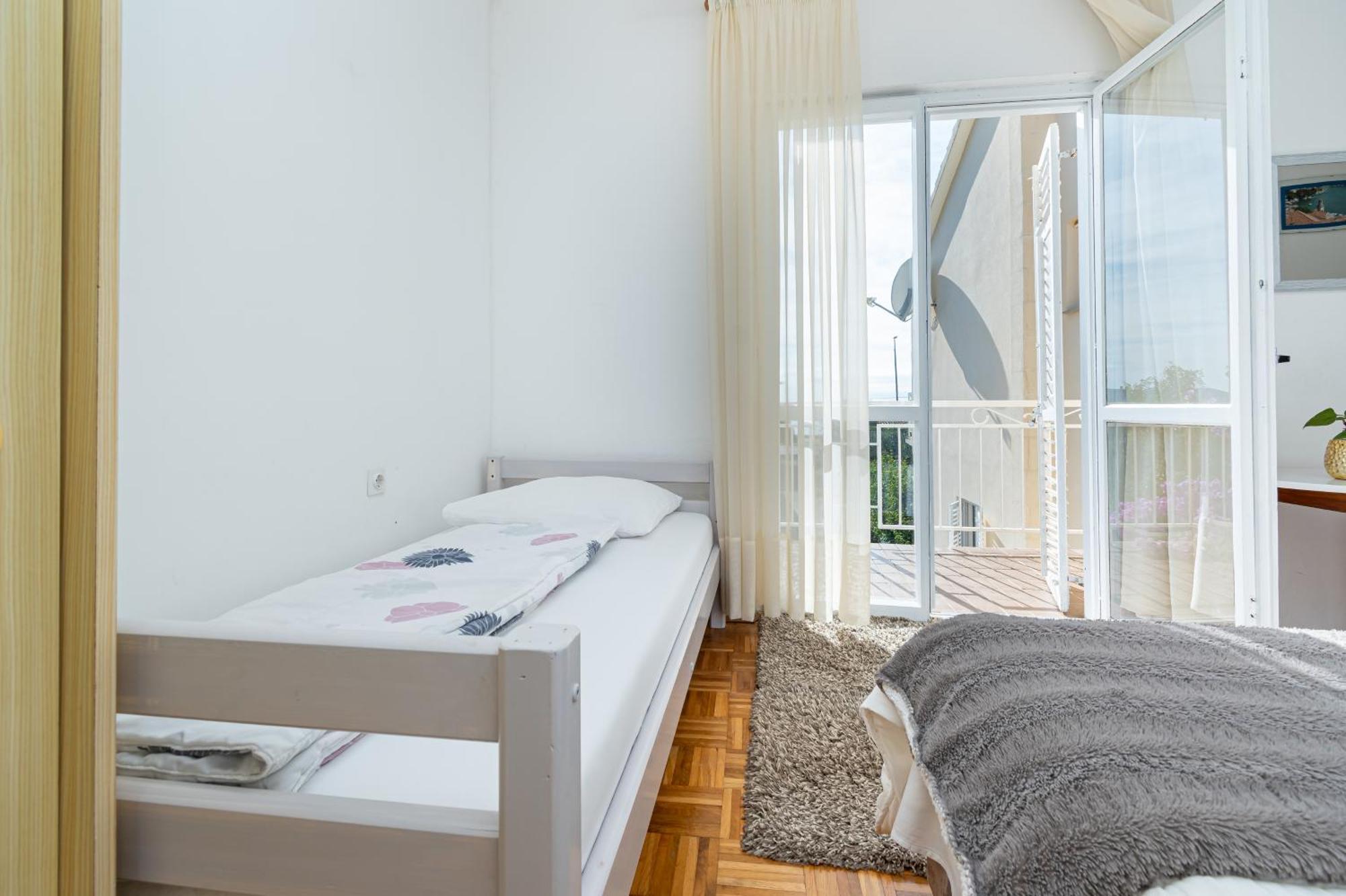 Apartments By The Sea Sukosan, Zadar - 5863 Apartment *